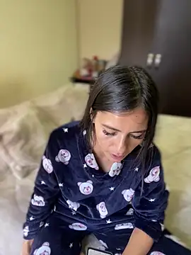Snapshot of Esperanza_GS chatting on June 2026 01:30:01 PM Esperanza GS online show from June 2026 01:30:01 PM