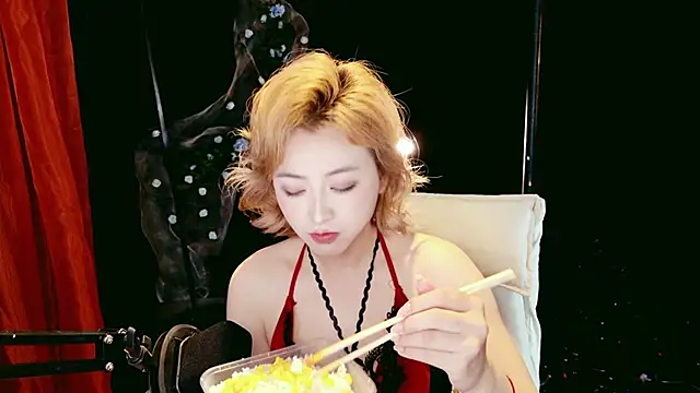 Lady-Mia777 online show from March 2026 04:20:01 AM