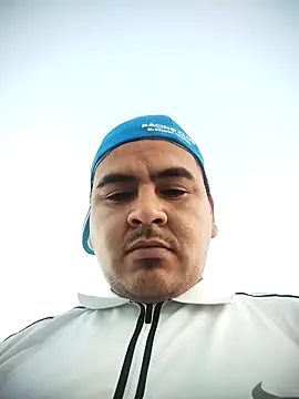 Sergiowooo online show from February 2026 10:20:02 PM