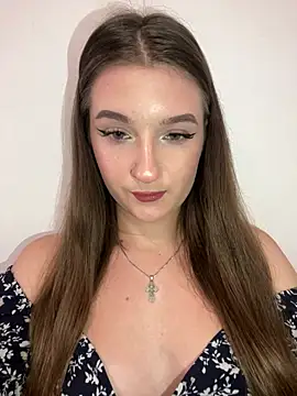 Green eyes lady online show from July 2026 04:59:01 PM