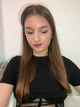 Green eyes lady online show from February 2026 11:10:02 AM