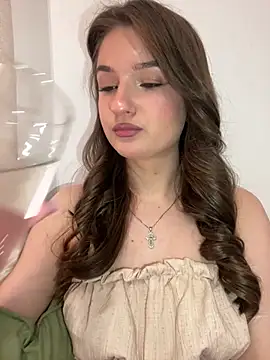 Green eyes lady online show from April 2026 01:07:02 PM