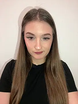 Green eyes lady online show from July 2026 05:35:01 PM