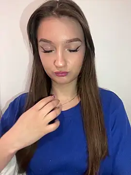 Green eyes lady online show from February 2026 12:48:02 PM