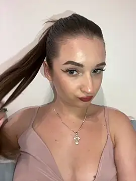 Green eyes lady online show from July 2026 02:36:02 PM