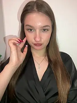 Green eyes lady online show from May 2026 07:17:01 PM