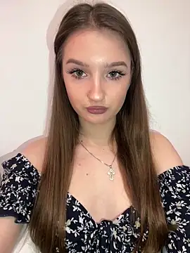Green eyes lady online show from May 2026 04:26:01 PM