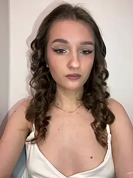 Green eyes lady online show from February 2026 11:18:02 AM