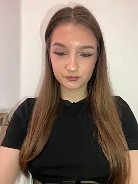 Green eyes lady online show from March 2026 01:37:01 PM