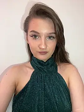 Green eyes lady online show from June 2026 01:01:02 PM