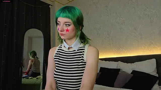 Scarle Whisper online show from April 2026 01:02:02 AM