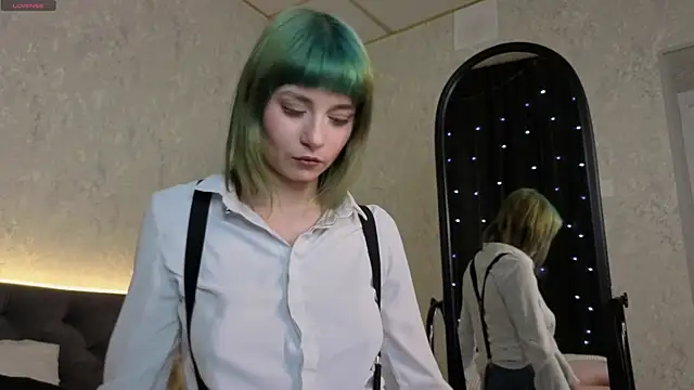 Scarle Whisper online show from March 2026 01:18:02 AM