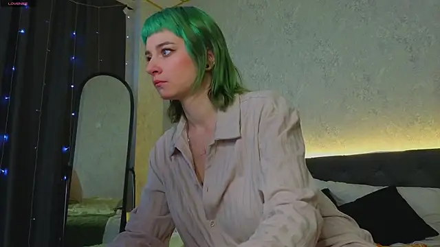 Scarle Whisper online show from April 2026 01:01:01 AM