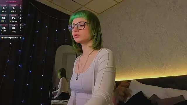 Scarle Whisper online show from April 2026 01:07:01 AM