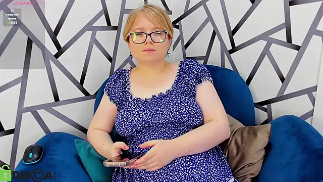 Lauraaa Smith online show from February 2026 02:11:01 AM