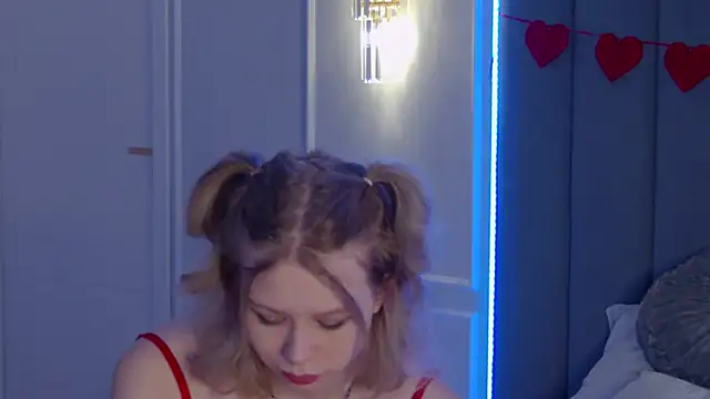 Ivy Allen online show from February 2026 06:19:01 PM