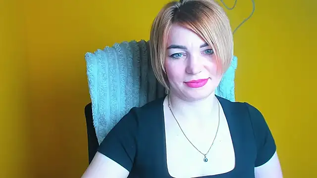 CuttieEmma online show from April 2026 06:05:02 AM