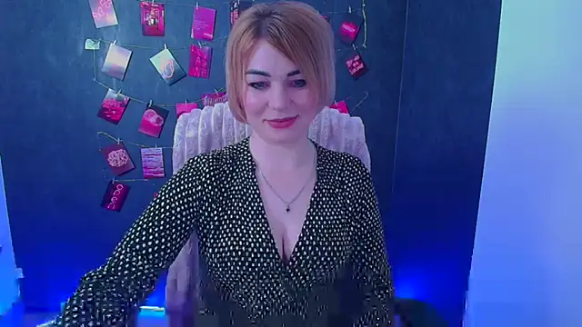 Snapshot of CuttieEmma chatting on April 2026 11:50:01 AM CuttieEmma online show from April 2026 11:50:01 AM