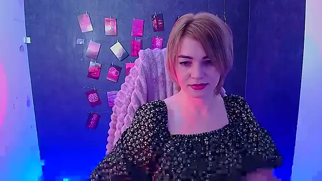 Snapshot of CuttieEmma chatting on February 2026 12:38:02 PM CuttieEmma online show from February 2026 12:38:02 PM