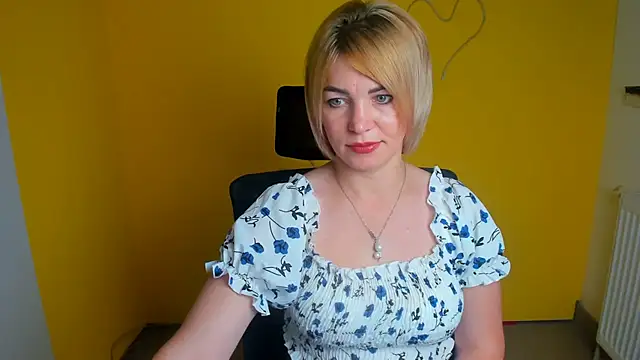 CuttieEmma online show from July 2026 12:46:02 PM