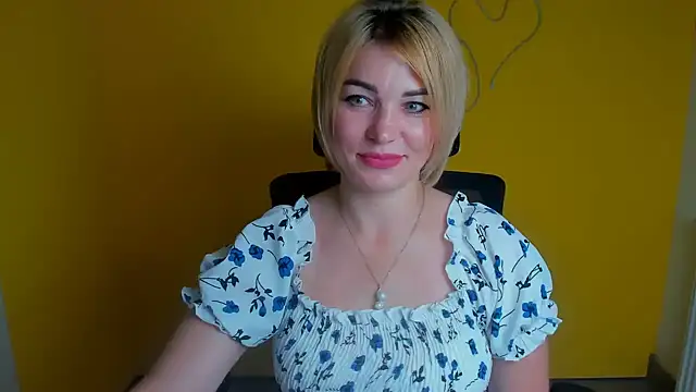 CuttieEmma online show from August 2026 11:38:02 AM