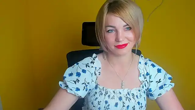 CuttieEmma online show from July 2026 12:05:02 PM