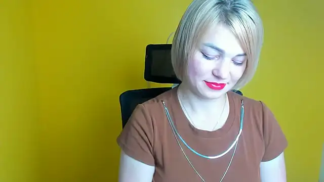 CuttieEmma online show from July 2026 05:48:01 AM