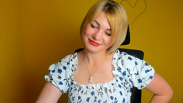 CuttieEmma online show from July 2026 05:59:01 AM