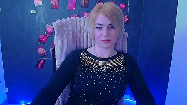 Snapshot of CuttieEmma chatting on May 2026 11:57:02 AM CuttieEmma online show from May 2026 11:57:02 AM