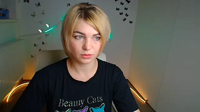 CuttieEmma online show from August 2026 12:00:01 PM