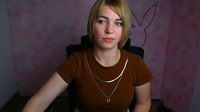 CuttieEmma online show from July 2026 06:19:02 AM