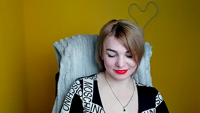 Snapshot of CuttieEmma chatting on February 2026 06:54:02 AM CuttieEmma online show from February 2026 06:54:02 AM