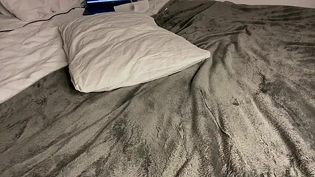 lil kittty online show from March 2026 09:59:01 PM