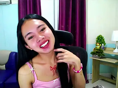 Snapshot of devine_goddess chatting on May 2026 10:18:02 AM devine goddess online show from May 2026 10:18:02 AM