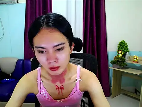 Snapshot of devine_goddess chatting on May 2026 05:43:02 PM devine goddess online show from May 2026 05:43:02 PM