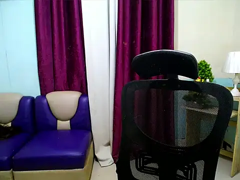 Snapshot of devine_goddess chatting on May 2026 11:35:01 AM devine goddess online show from May 2026 11:35:01 AM