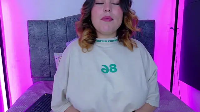 Kennya Rodriguez online show from May 2026 02:11:01 AM