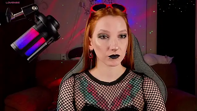 Vamp Mila online show from April 2026 04:02:01 PM