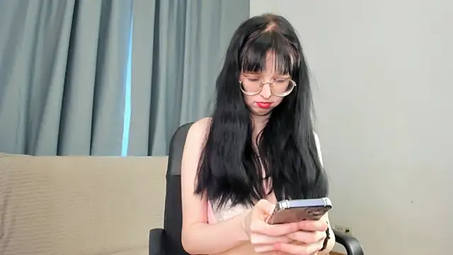 CosmicGleam online show from April 2026 02:43:01 PM