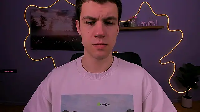 neo raze online show from April 2026 06:44:02 PM