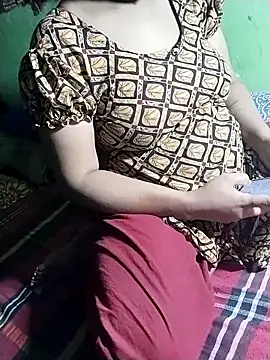 Romantic-Couple999 online show from February 2026 05:32:02 PM