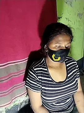 Romantic-Couple999 online show from February 2026 05:35:01 PM