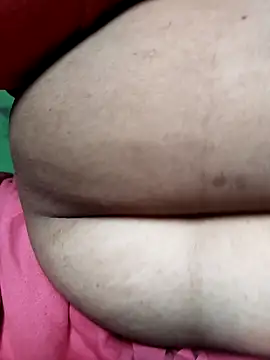Romantic-Couple999 online show from April 2026 09:39:02 AM