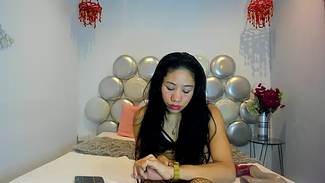 Lara pons online show from April 2026 02:18:02 PM