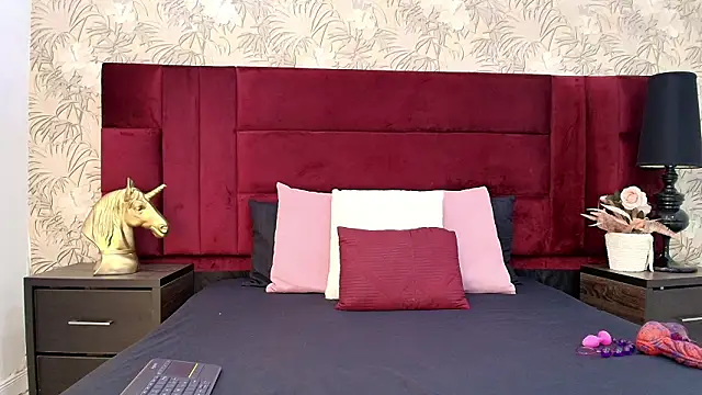 Snapshot of Lara_pons chatting on February 2026 02:04:01 PM Lara pons online show from February 2026 02:04:01 PM