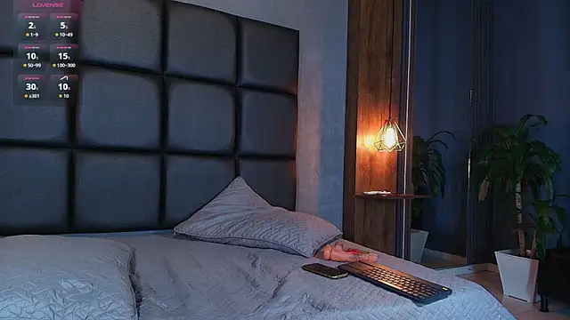 CORAL FOX online show from March 2026 07:31:02 AM