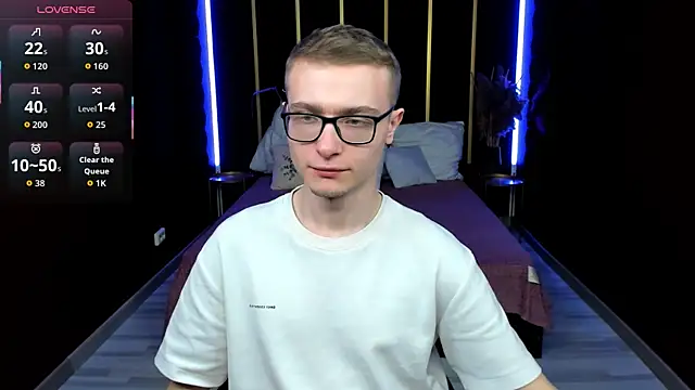 Snapshot of Emmit_Barker chatting on May 2026 10:40:02 AM Emmit Barker online show from May 2026 10:40:02 AM