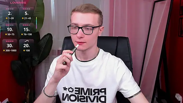 Snapshot of Emmit_Barker chatting on May 2026 10:44:02 AM Emmit Barker online show from May 2026 10:44:02 AM