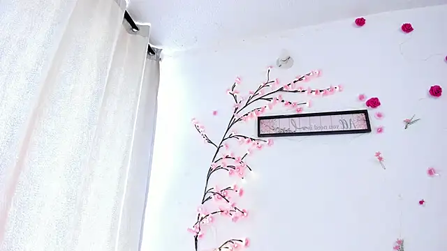 NicoRobinx online show from April 2026 01:07:02 PM