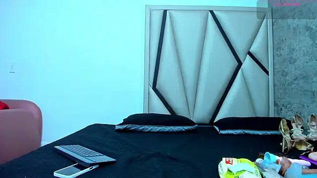 Snapshot of Emily-Queen03 chatting on February 2026 11:54:02 AM Emily-Queen03 online show from February 2026 11:54:02 AM